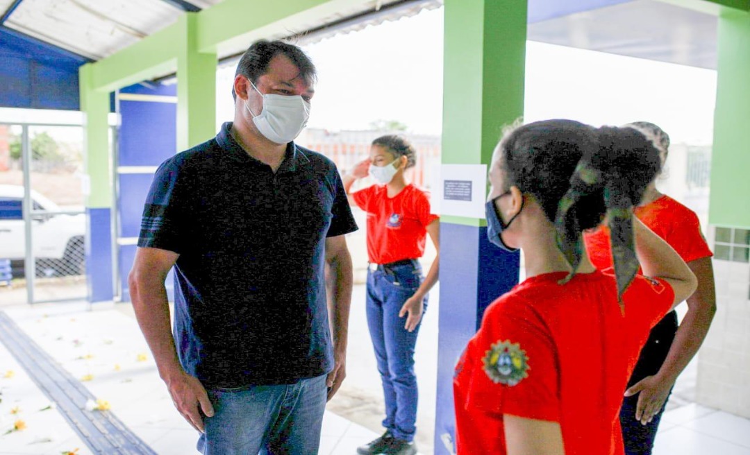 Ano letivo 2021: Roberto Duarte visita Escola Cívico-Militar na Cidade do Povo